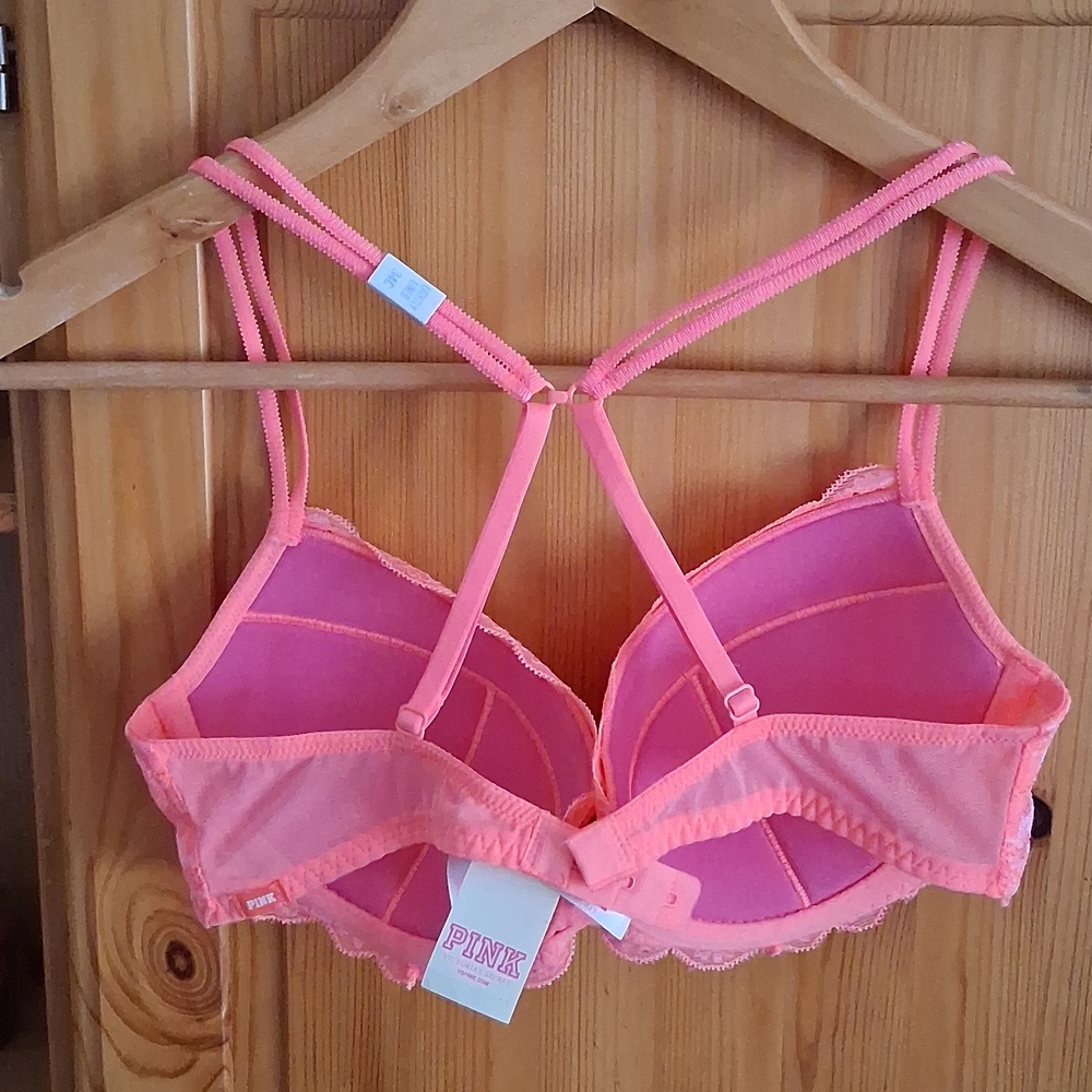 New Pink Victoria's Secret Vibrant Lace Push Up Bra Size 34C - Picture 2 of 9